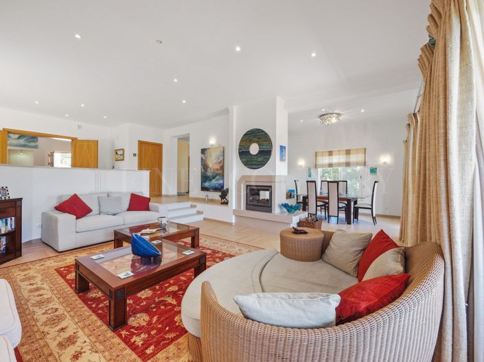Image No.48-4 Bed Property for sale