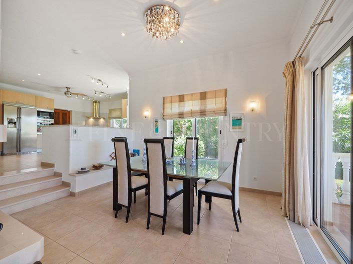 Image No.51-4 Bed Property for sale