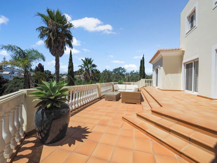 Image No.56-4 Bed Property for sale