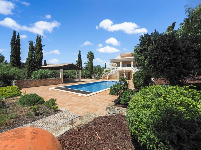 Image No.61-4 Bed Property for sale