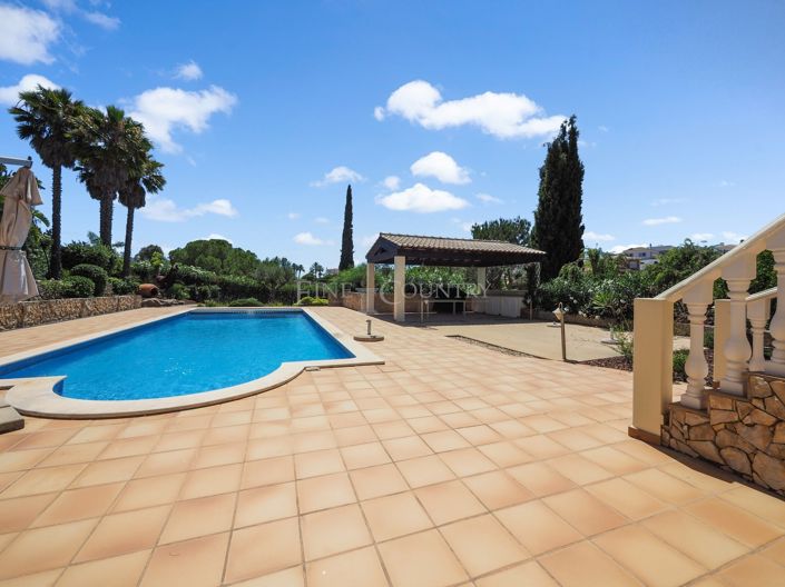 Image No.63-4 Bed Property for sale