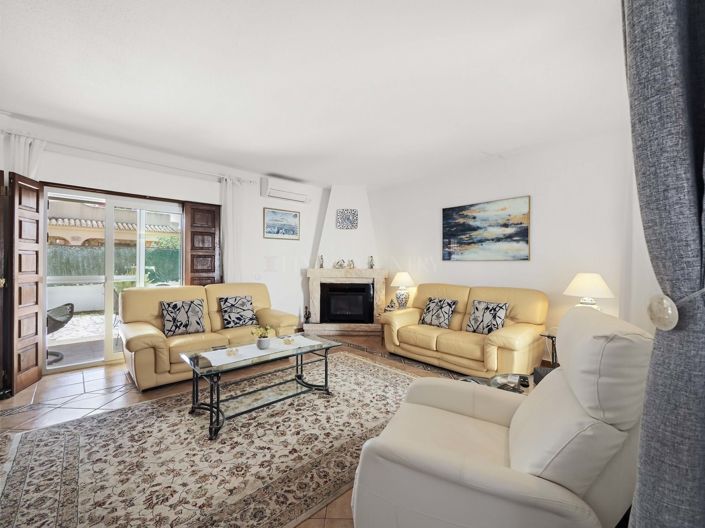 Image No.6-5 Bed Property for sale