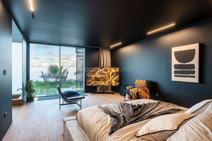 Image No.56-3 Bed Property for sale