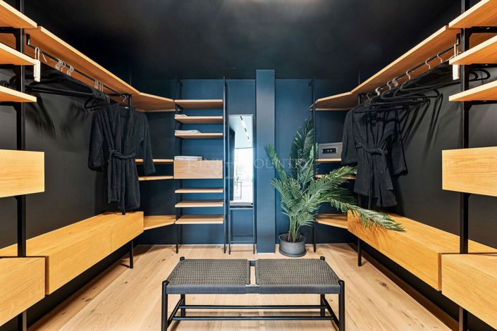 Image No.63-3 Bed Property for sale