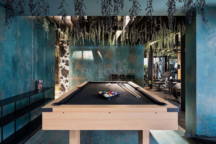 Image No.75-3 Bed Property for sale