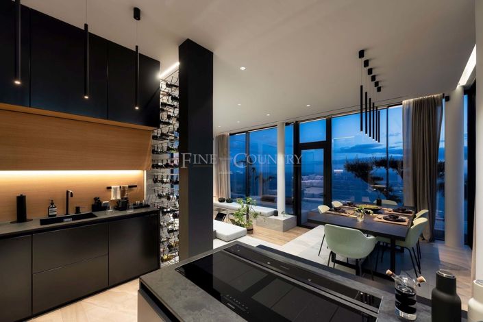 Image No.27-3 Bed Property for sale