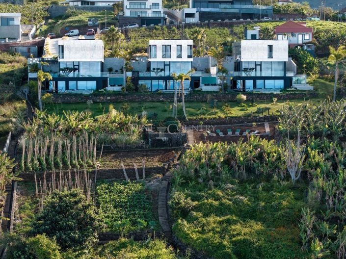 Image No.80-3 Bed Property for sale