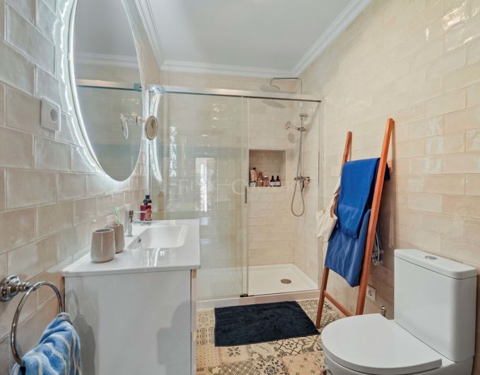 Image No.37-5 Bed Townhouse for sale