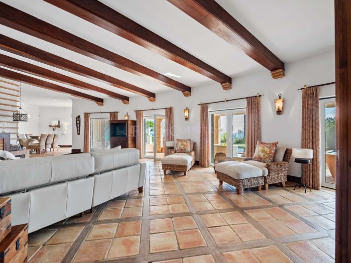 Image No.10-4 Bed Villa for sale