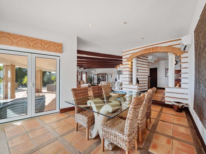 Image No.15-4 Bed Villa for sale