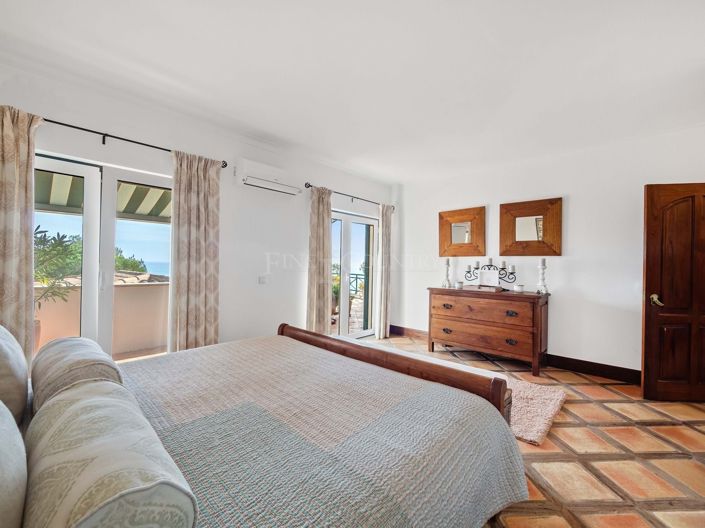 Image No.24-4 Bed Villa for sale