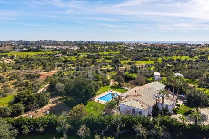 Image No.62-6 Bed Property for sale