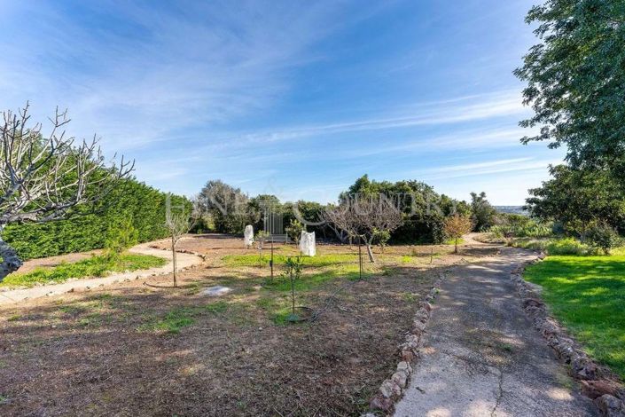 Image No.64-6 Bed Property for sale