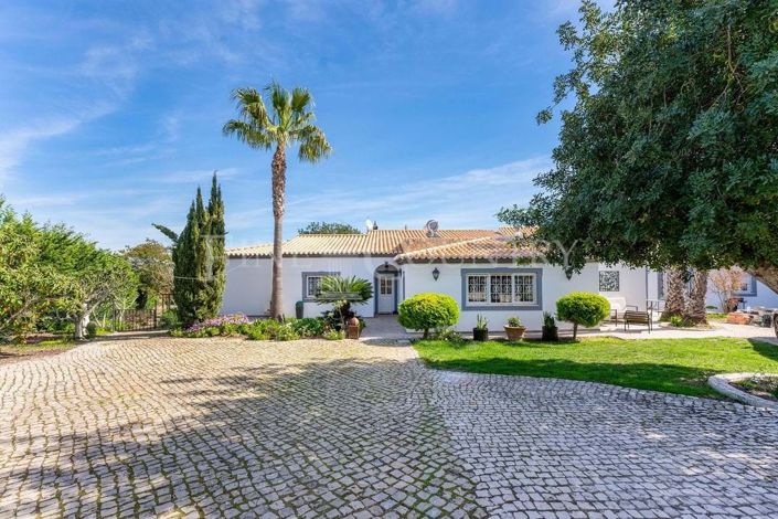 Image No.66-6 Bed Property for sale