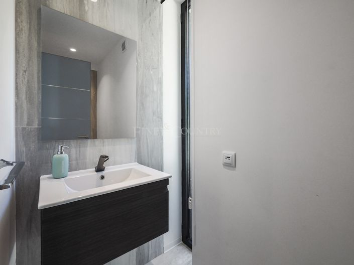 Image No.13-5 Bed Property for sale