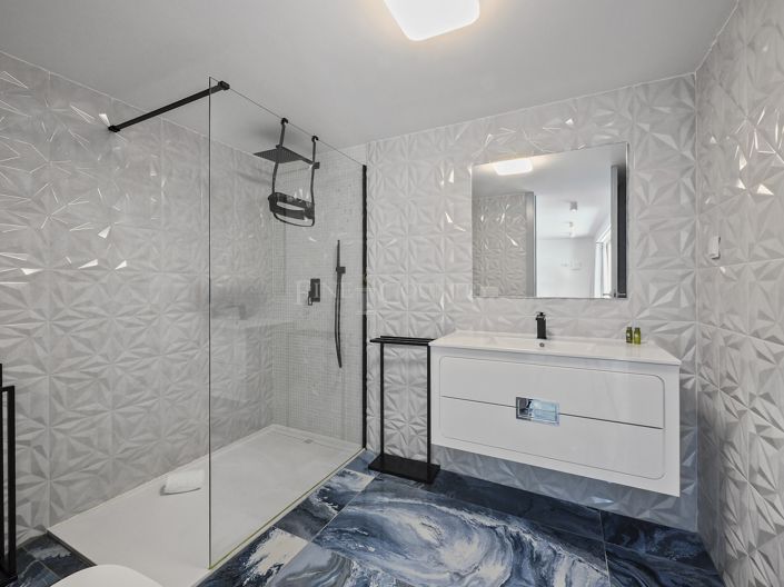 Image No.54-5 Bed Property for sale