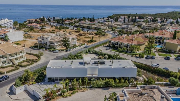 Image No.65-5 Bed Property for sale