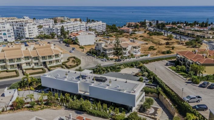 Image No.66-5 Bed Property for sale