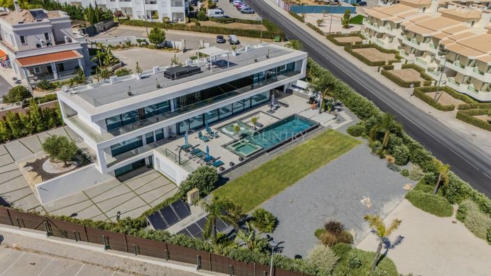 Image No.69-5 Bed Property for sale