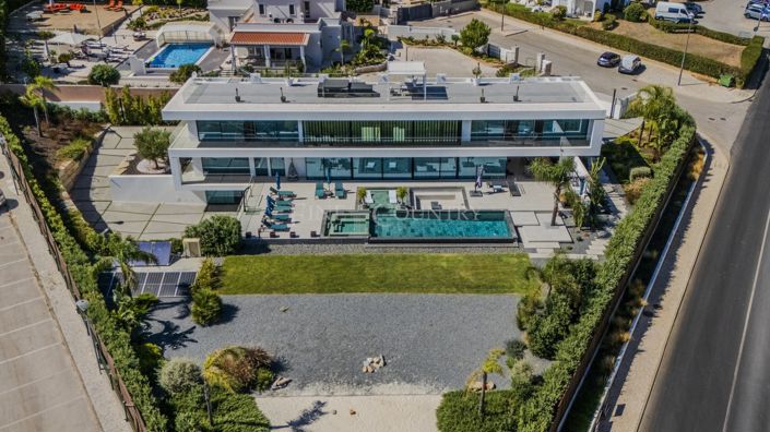 Image No.70-5 Bed Property for sale