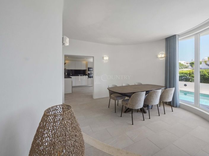 Image No.10-3 Bed Property for sale