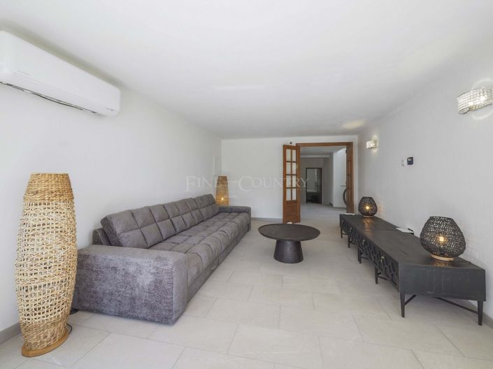 Image No.13-3 Bed Property for sale