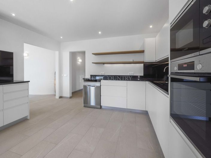 Image No.16-3 Bed Property for sale