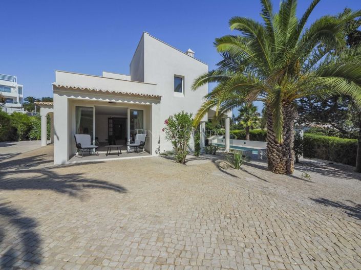 Image No.34-3 Bed Property for sale