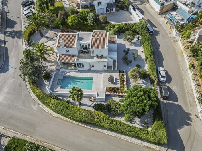 Image No.48-3 Bed Property for sale