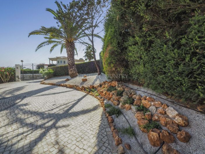 Image No.63-3 Bed Property for sale