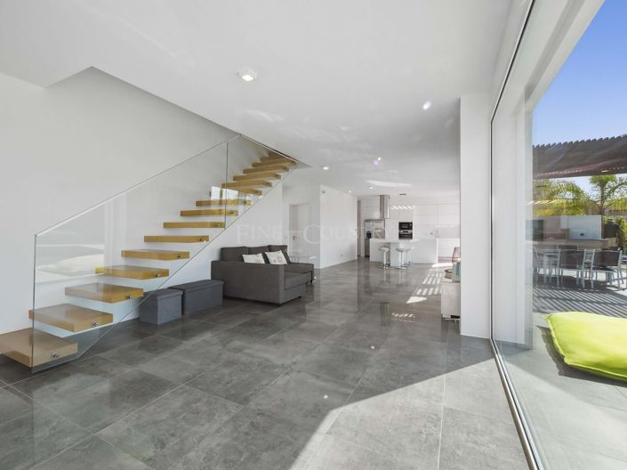 Image No.4-3 Bed Property for sale