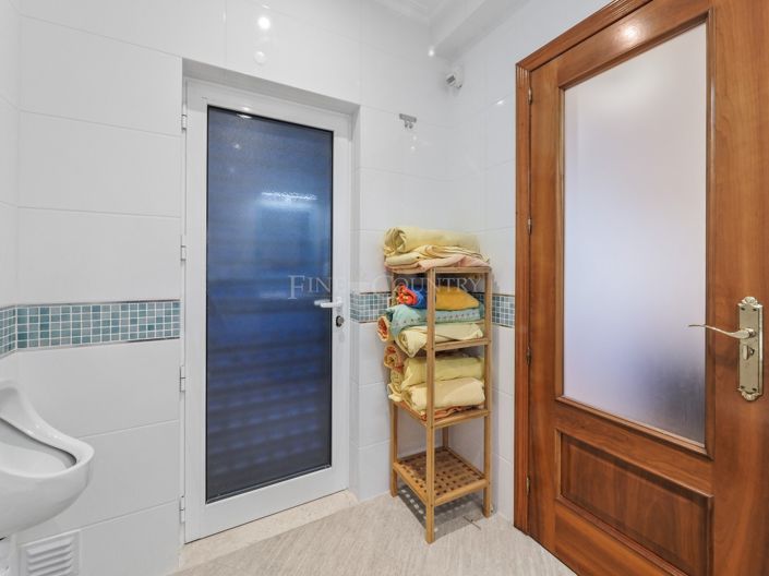 Image No.15-4 Bed Property for sale