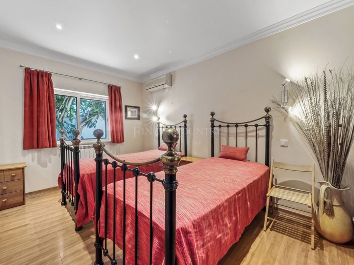 Image No.24-4 Bed Property for sale