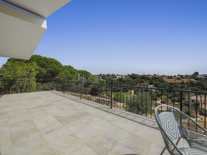 Image No.16-4 Bed Property for sale