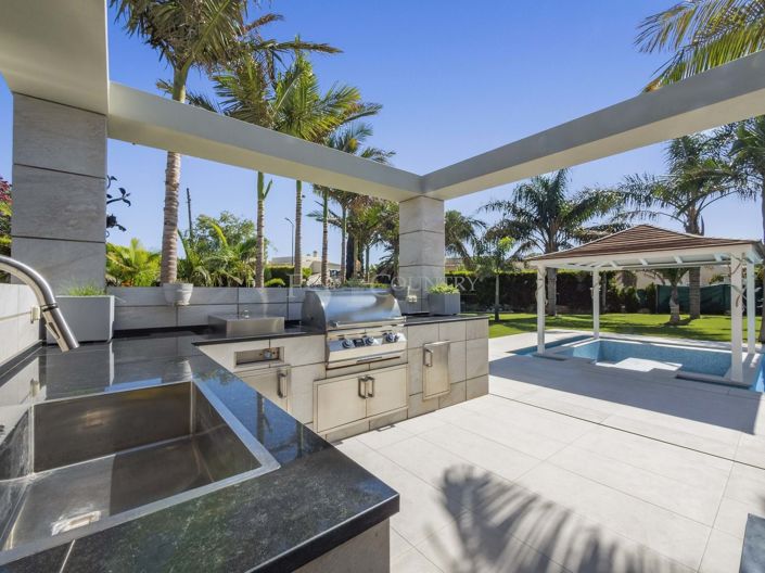 Image No.31-3 Bed Property for sale