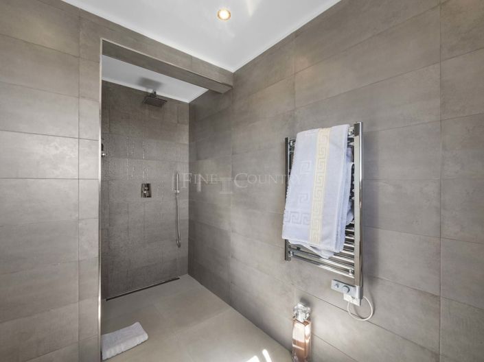 Image No.25-3 Bed Property for sale