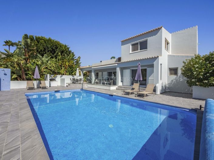 Image No.30-3 Bed Property for sale