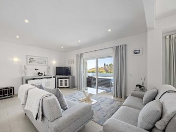 2104-360872-b952a8cbdbc2fd66601ce91bb265b9cce