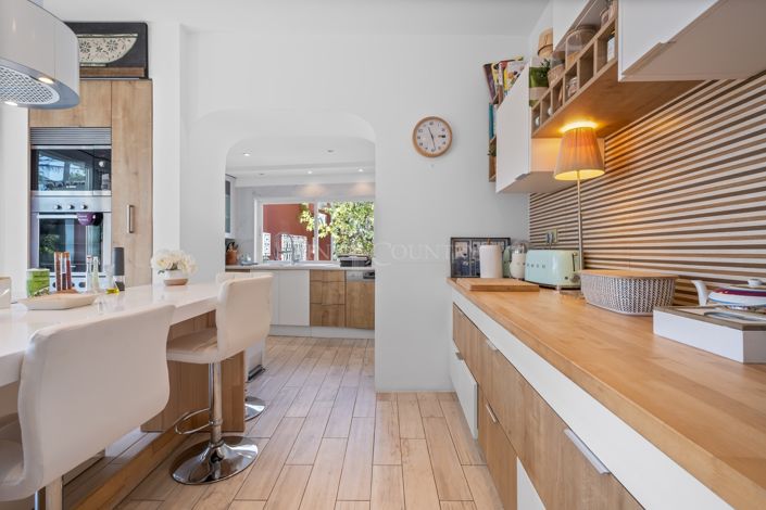 Image No.49-6 Bed Property for sale