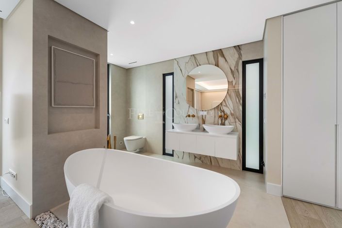 Image No.48-4 Bed Villa for sale