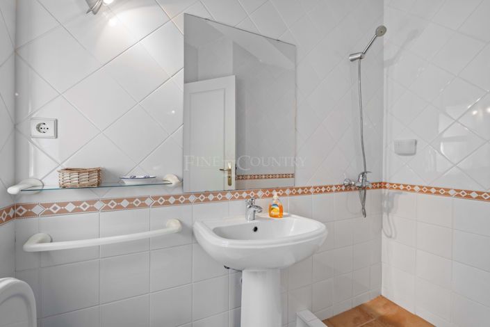 Image No.25-5 Bed Villa for sale