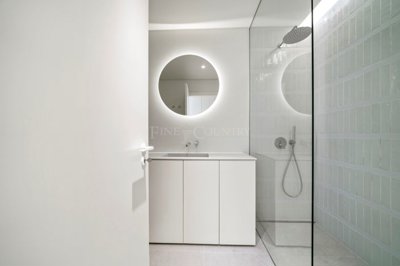 2104-359010-b952a8cbdbc2fd66601ce91bb265b9cce