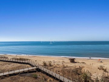 2104-359010-b952a8cbdbc2fd66601ce91bb265b9cce