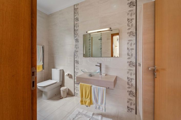 Image No.25-4 Bed Villa for sale