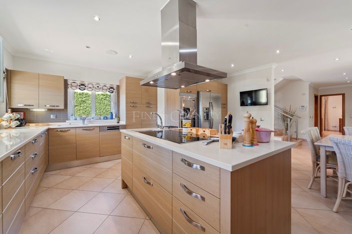 Image No.4-4 Bed Villa for sale