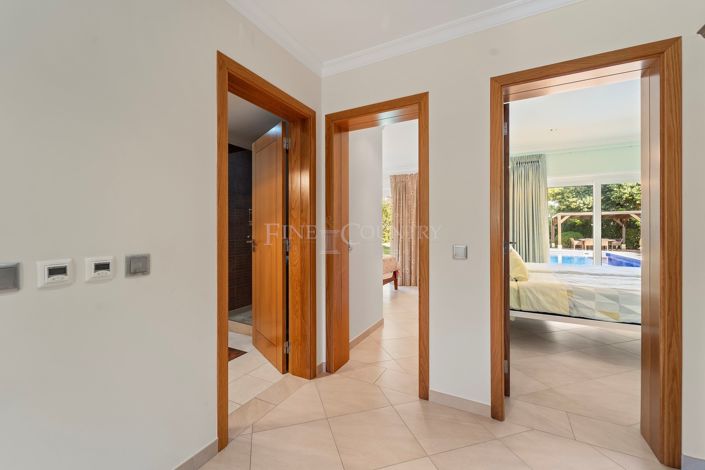 Image No.40-4 Bed Villa for sale