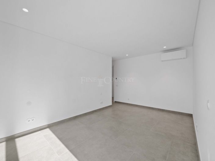 Image No.18-4 Bed Villa for sale