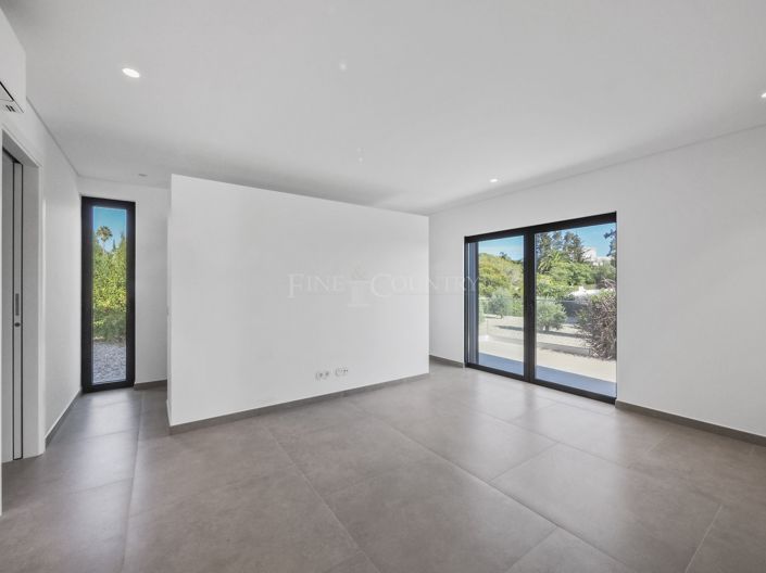 Image No.35-4 Bed Villa for sale