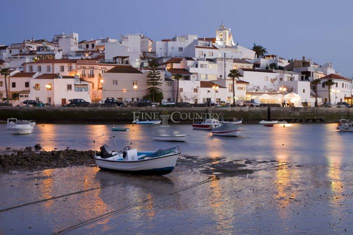 Image No.13-4 Bed Townhouse for sale