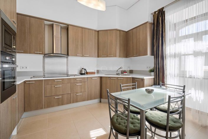 Image No.31-6 Bed Townhouse for sale